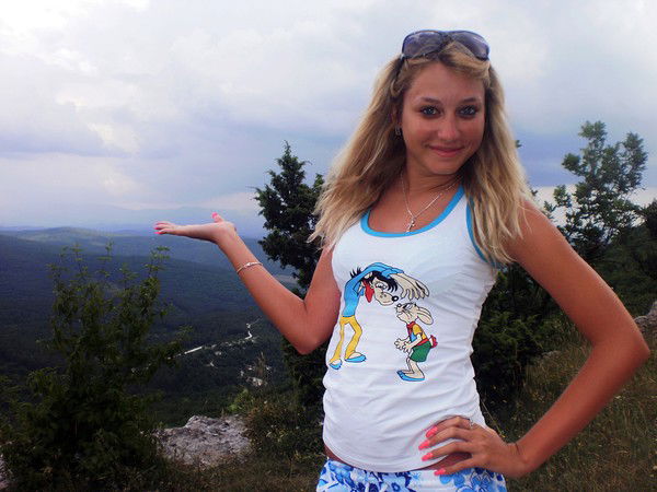 Анютка Макогон