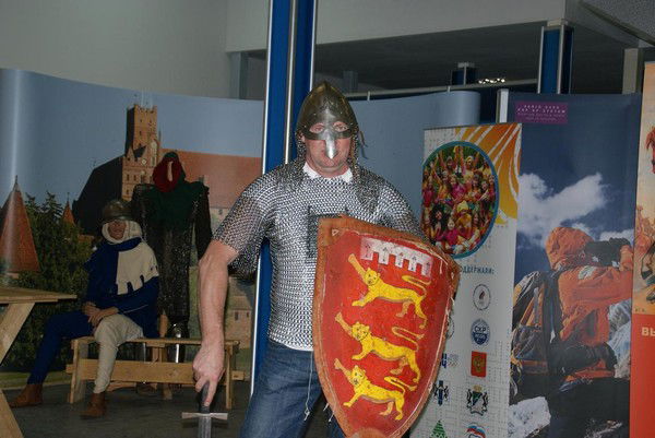 Виктор Бондарев