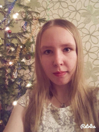 Лена Холкина