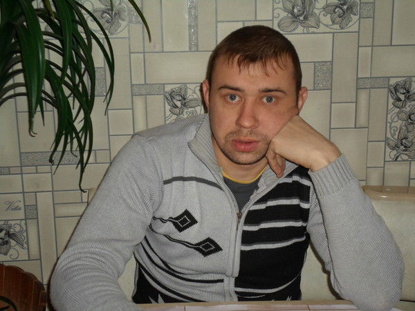 Антон Слежаков