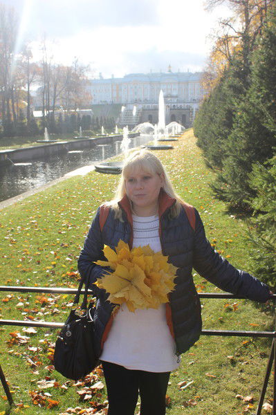 Анна Хозова