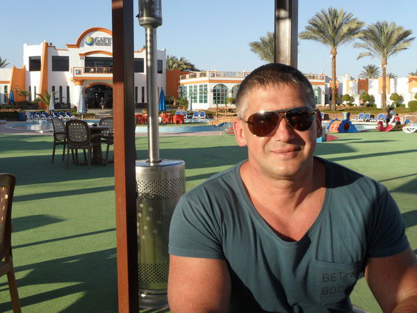 Олег Старостин