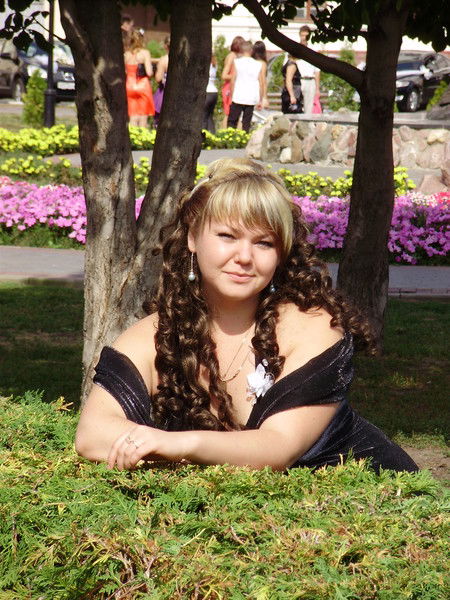 Оля Тихонова