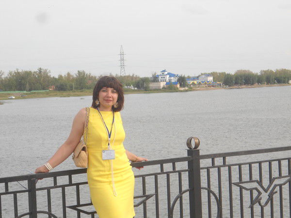 Лера Островская