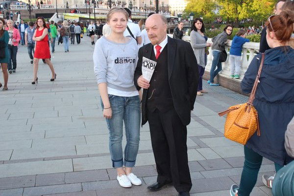 (((Пррррр Пррррр)))