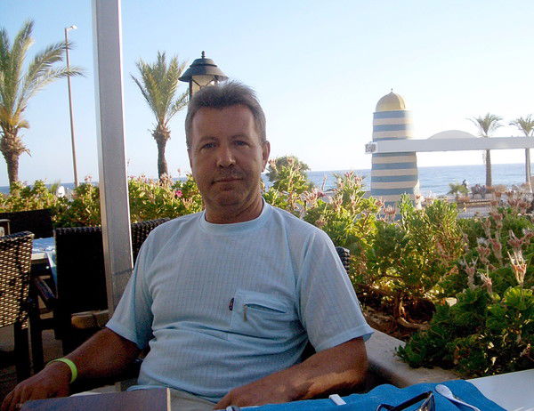 Олег Петров