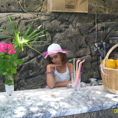 Юля Гречишникова