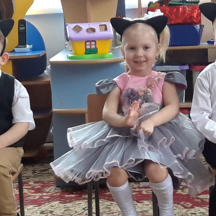 Елена Попова