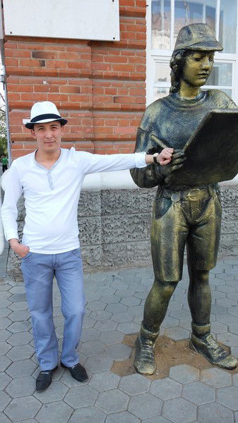 Алмат Халилов