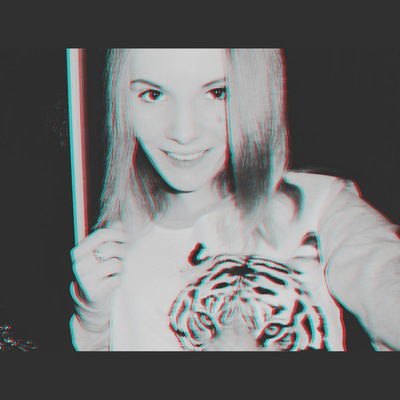 Танюша Коломинова