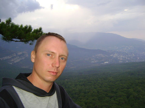 Максим Аниканов