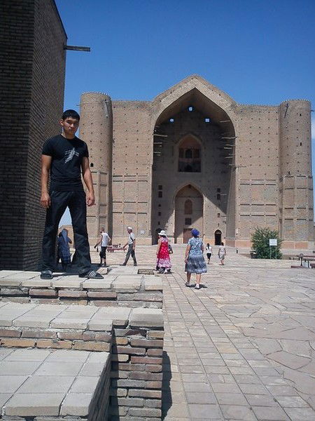 Дамир Танирбергенов