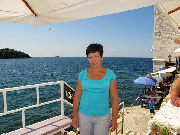 Елена Елена