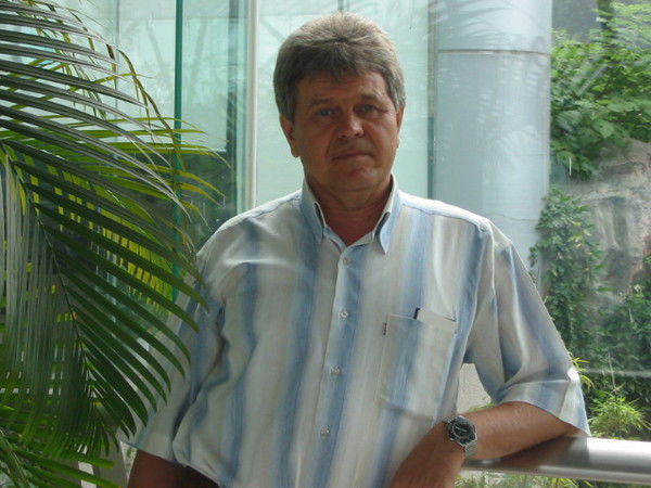 Виктор Харитонов