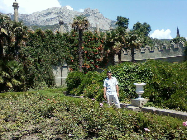 Юрий Захаров