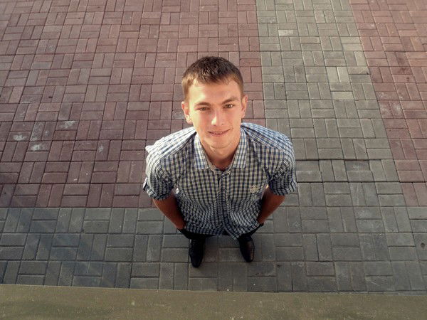 Артем Позний