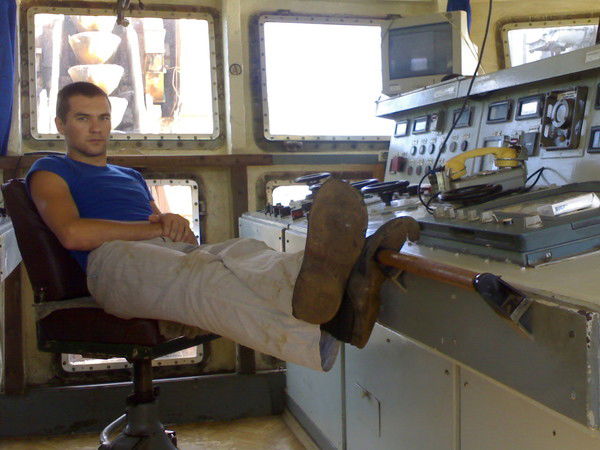 Руслан Санжаровский