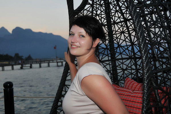 Натали Омели