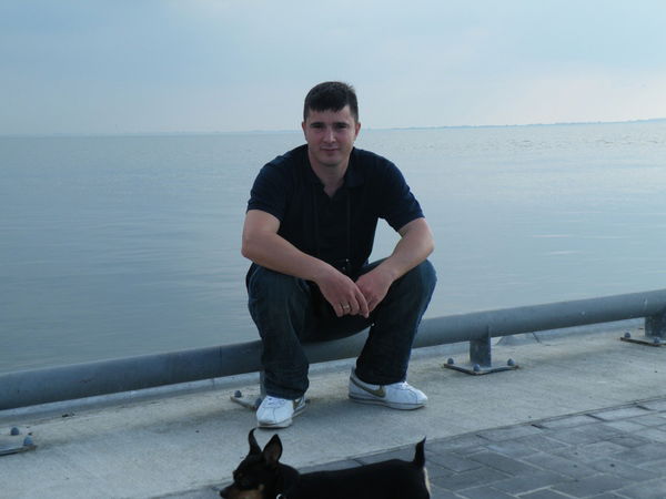 Роман Неизвестный