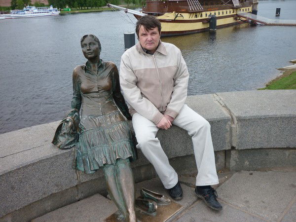 Александр Товаров