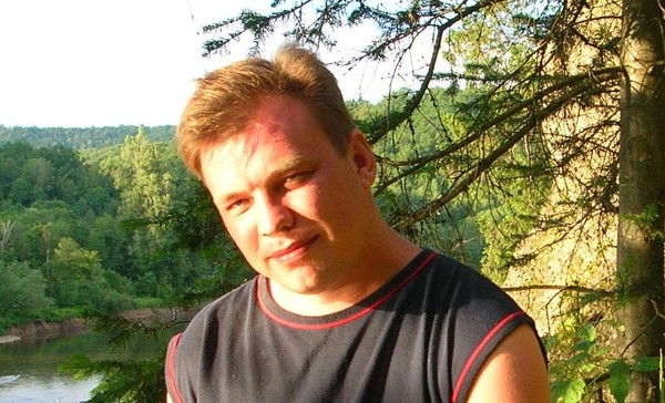 Андрей Опарин