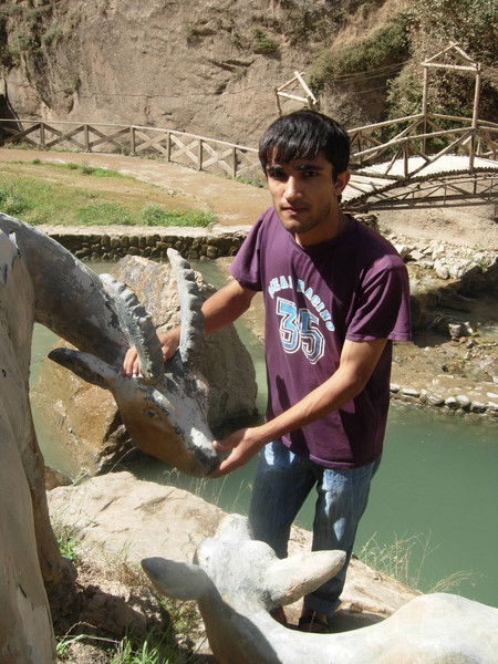 Манучехр Одинаев