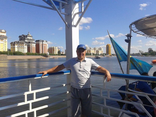 Нурлан Молдахметов