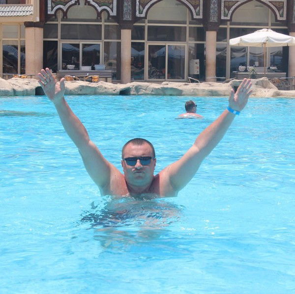 Александр Литвинов