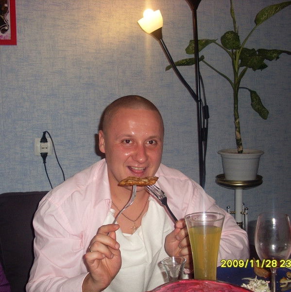 Андрей Попов