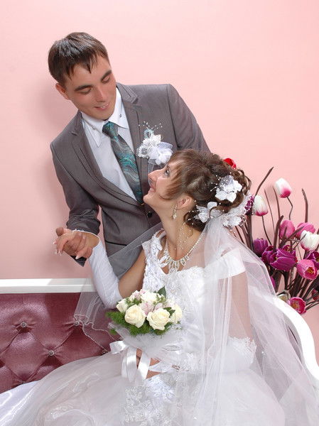 Анюта Цуцуяну