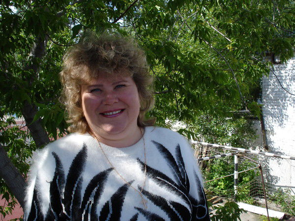 Елена Илларионова