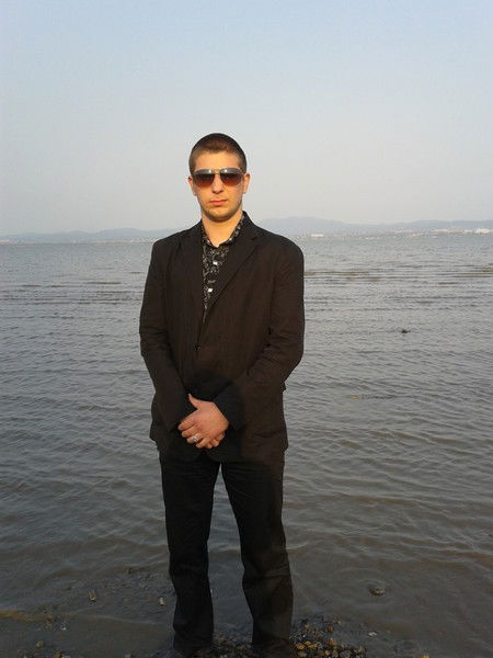 Андрей Андрей