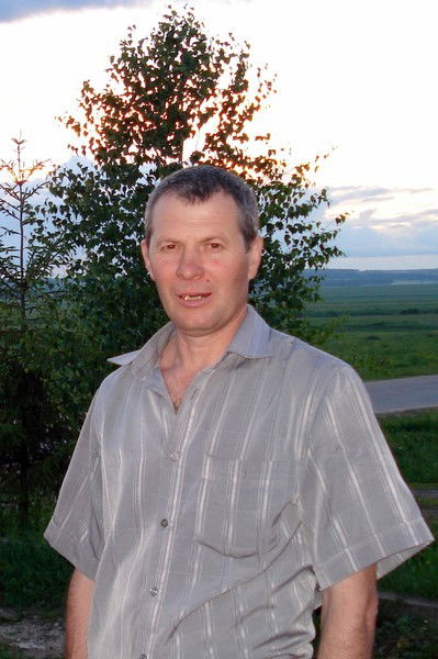 Виктор Алексахин