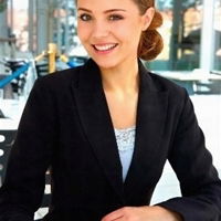 Юлия Попова