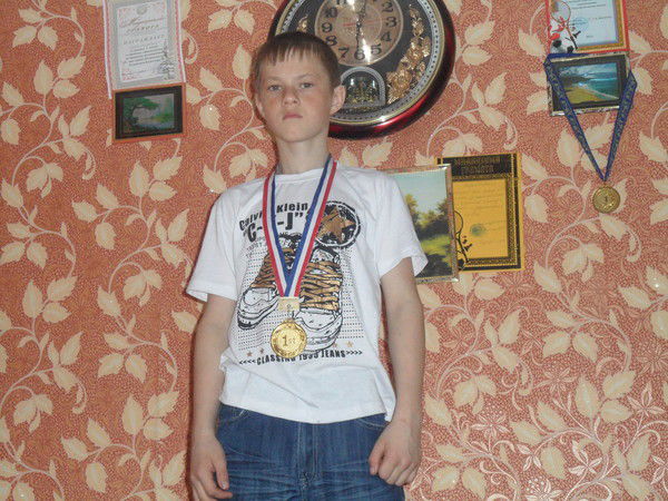 Антон Узбек