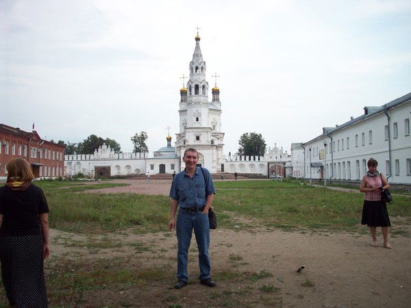 Михаил Ларионов