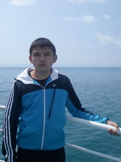 Алмас Женапинов