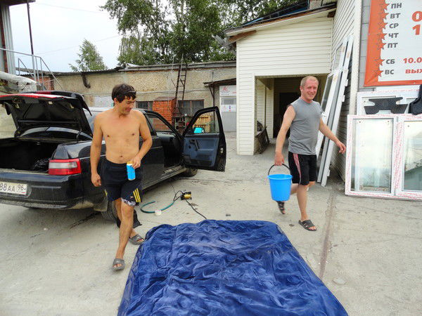 Эдуаpд Hухов