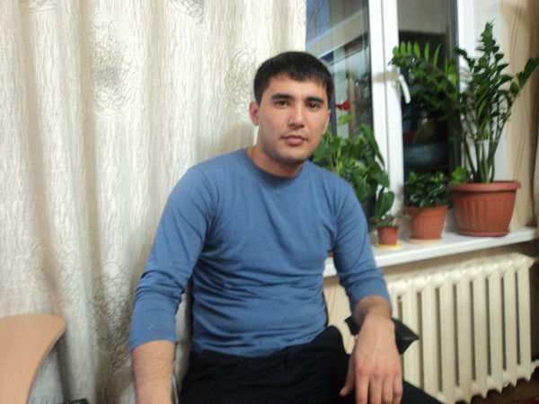 Гена Диханов