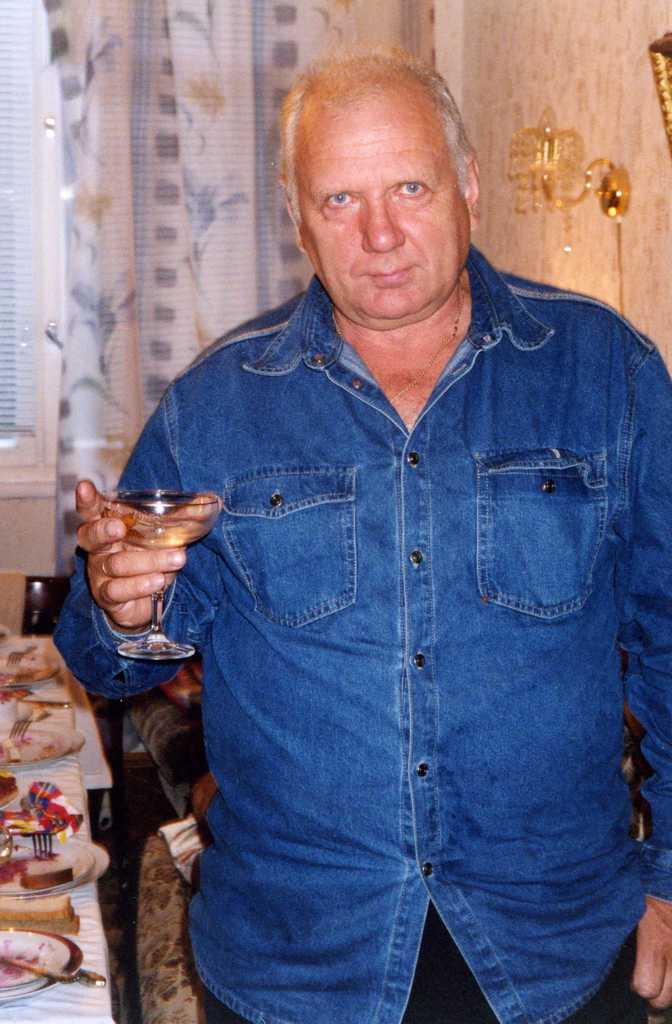 Анатолий Логинов