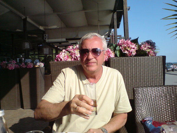 Владимир Титов