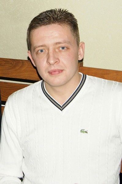 Олег Новиков