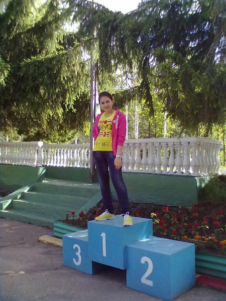 Лена Колбина