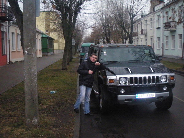 Максим Жоголь