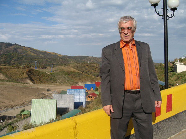 Михаил Новиков