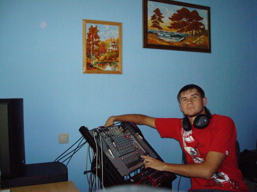 Женя Фролов