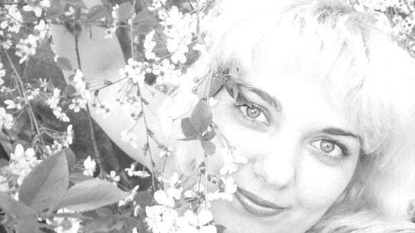 Алёнка Остроухова