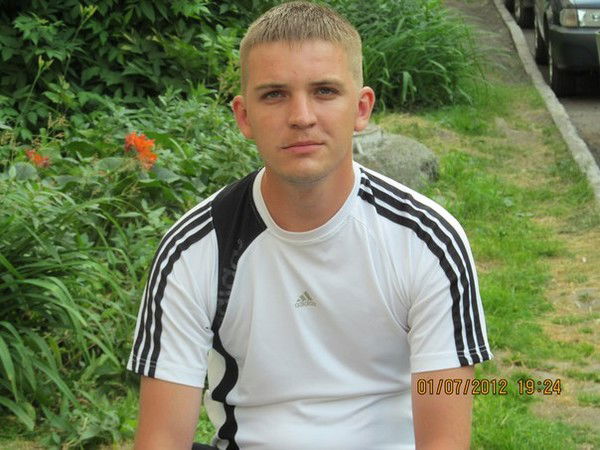 Денис Емельянов