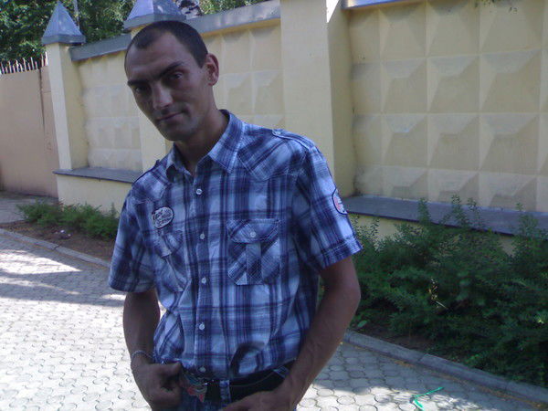 Андрей Болутанов