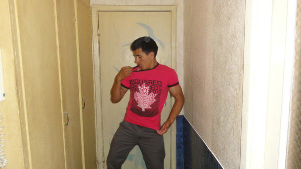 {< Простой Пацан>}